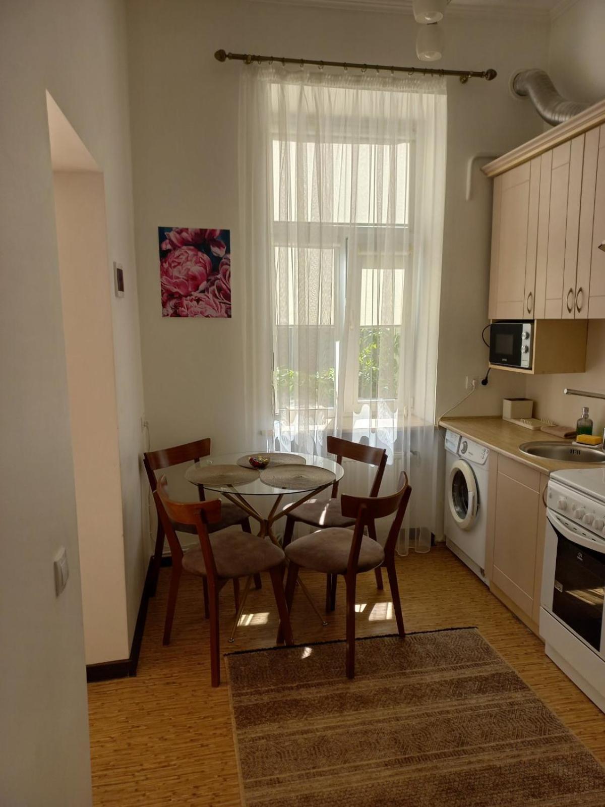 Wonderful Apartment Near The Old City Lviv Ngoại thất bức ảnh